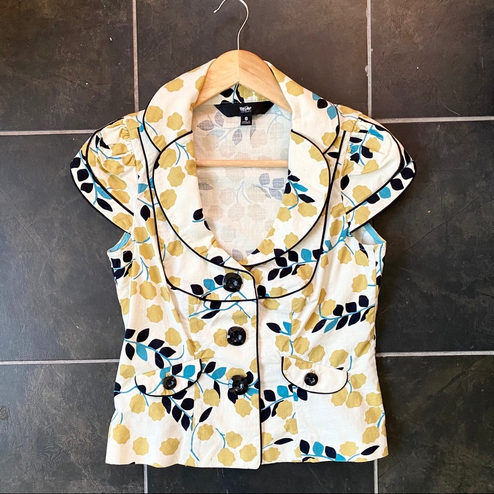 Cute vintage inspired top